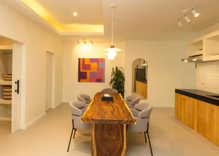 3 Bedrooms For 5 Guests In The Heart Of Sathorn