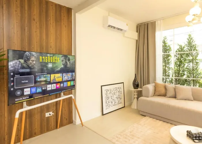 3 Bedrooms For 5 Guests In The Heart Of Sathorn Apartment