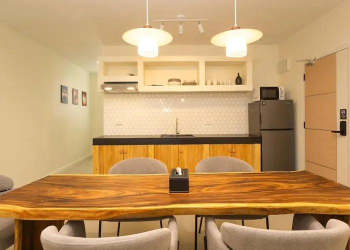 3 Bedrooms For 5 Guests In The Heart Of Sathorn Apartment Bangkok