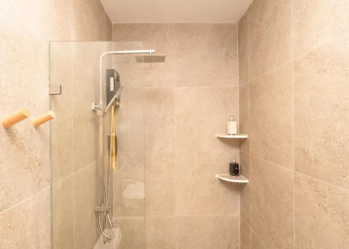 Apartment 3 Bedrooms For 5 Guests In The Heart Of Sathorn *
